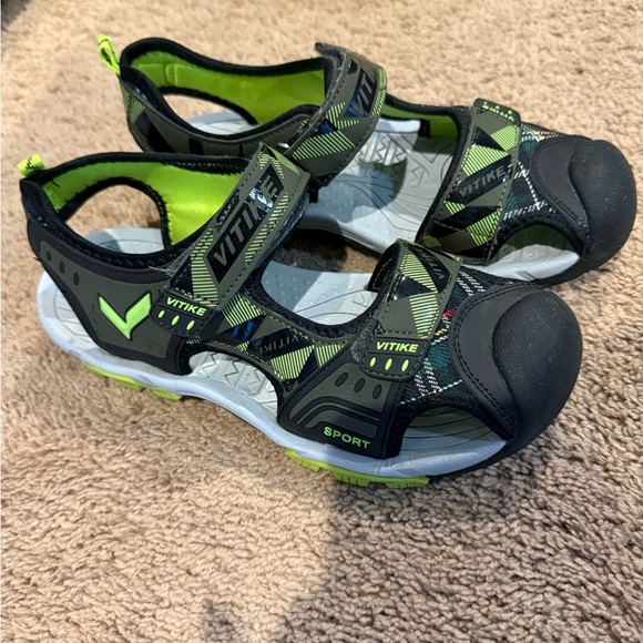 Kids Black and Green Sandals - Picture 3 of 7